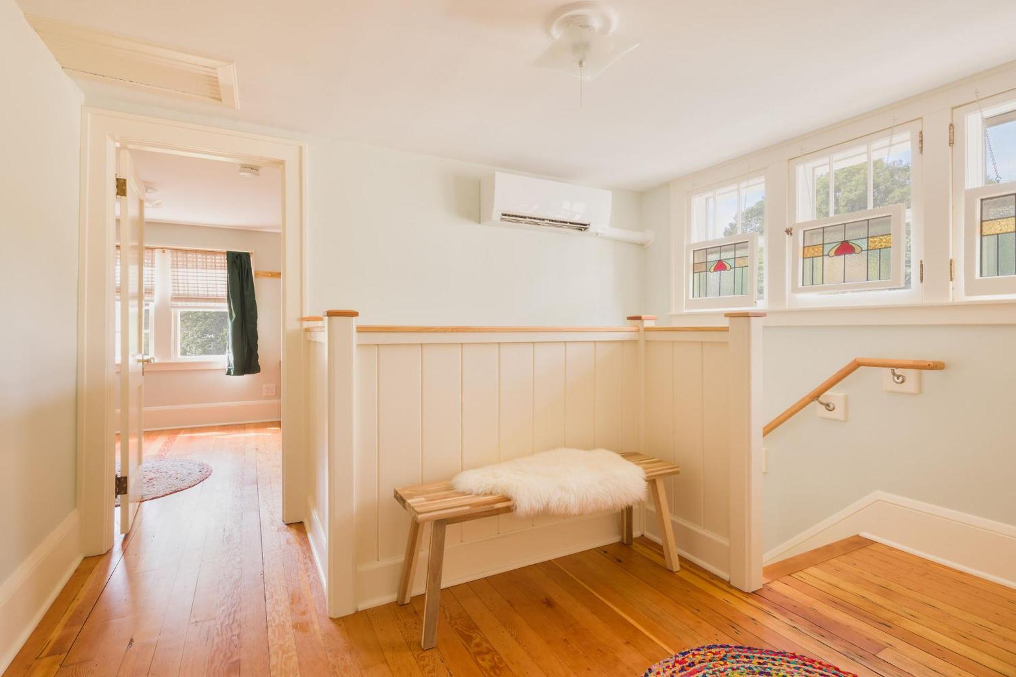 Queen City Bungalow & Cottages 伯灵顿 外观 照片