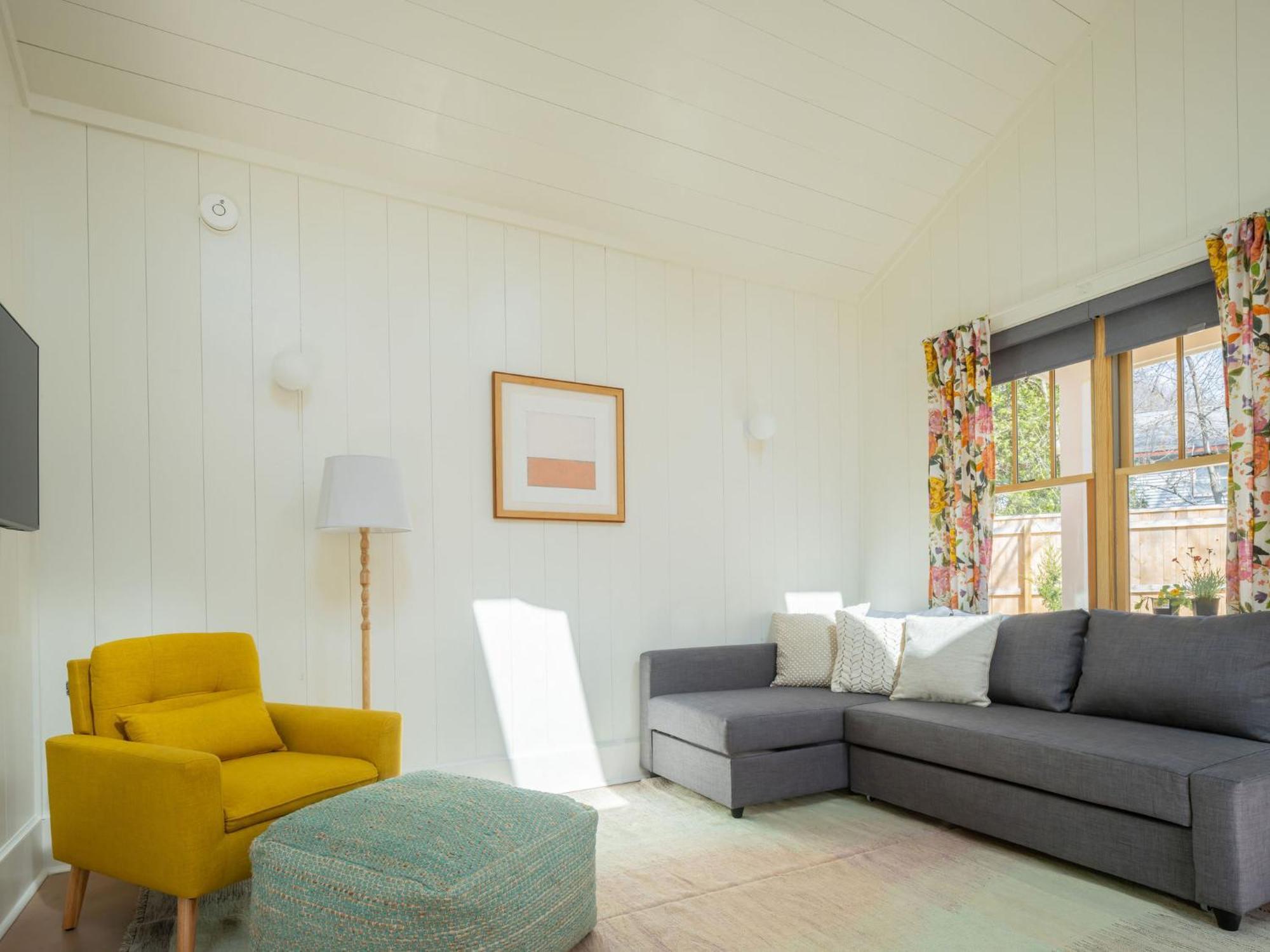 Queen City Bungalow & Cottages 伯灵顿 外观 照片