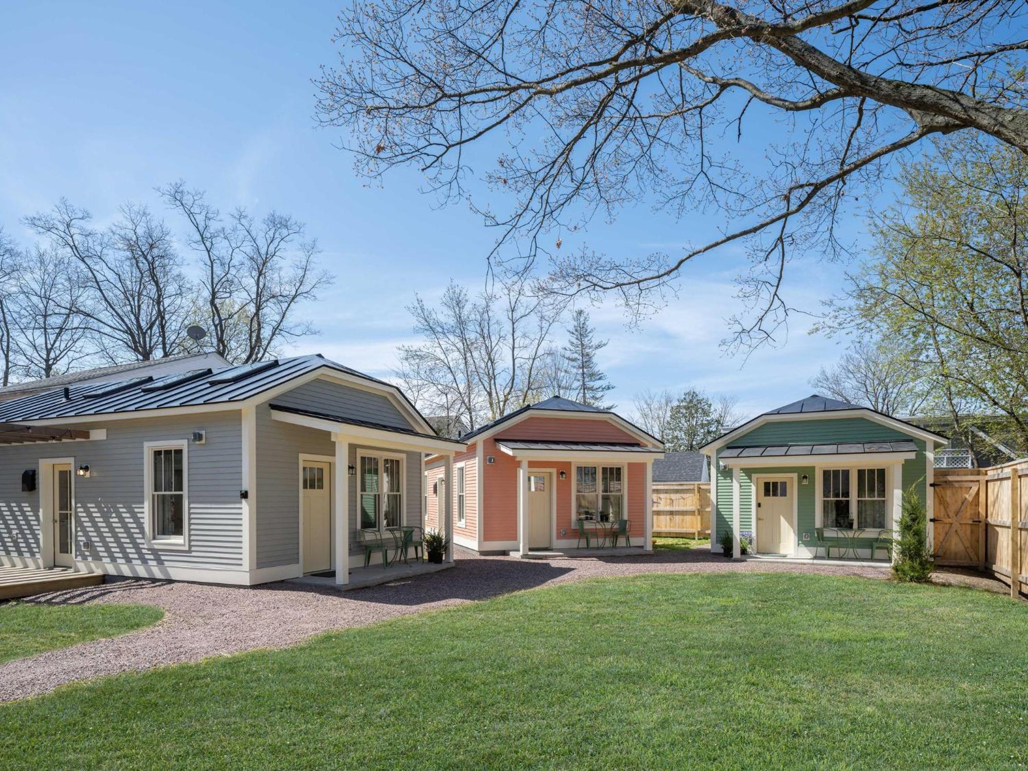 Queen City Bungalow & Cottages 伯灵顿 外观 照片