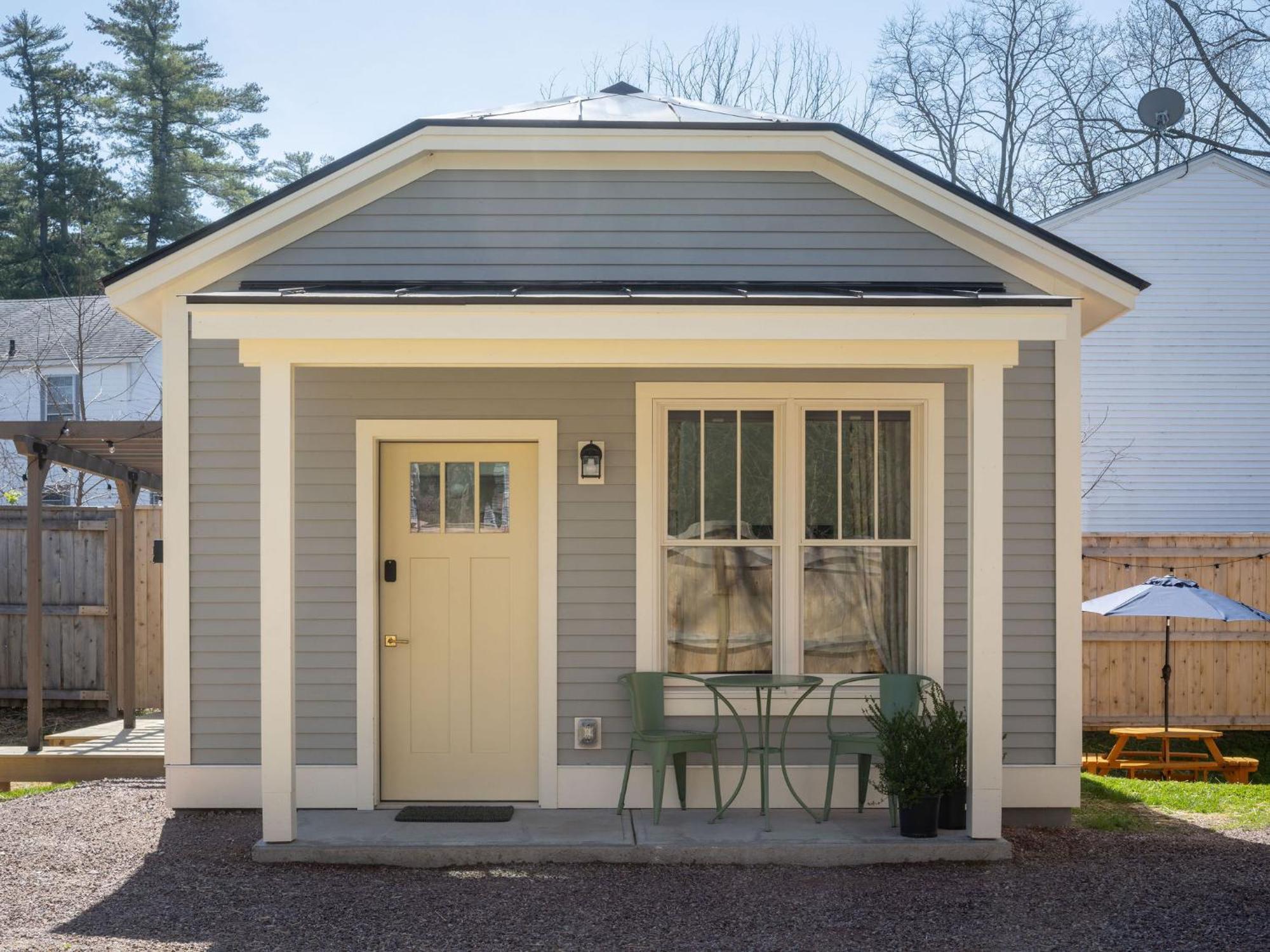 Queen City Bungalow & Cottages 伯灵顿 外观 照片